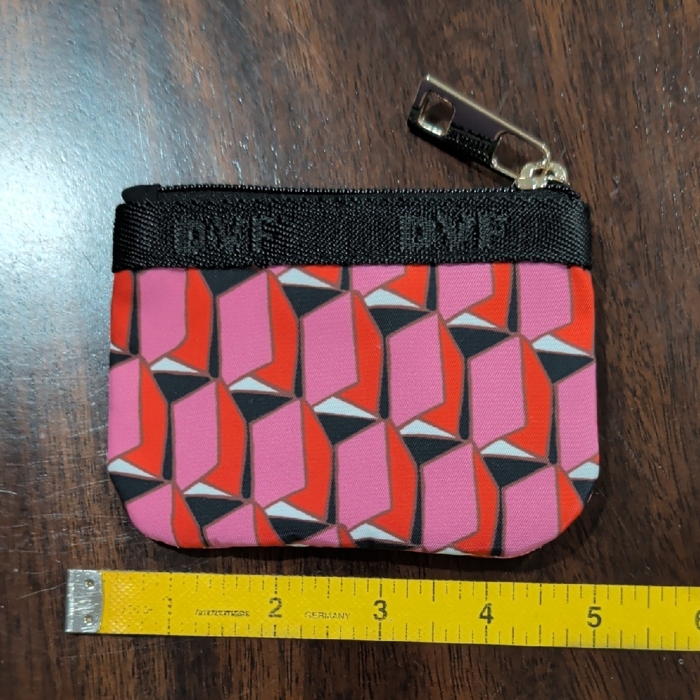 DVF - Geometric Pattern Crossbody Bag and Pouch Set - Picture 4 of 8